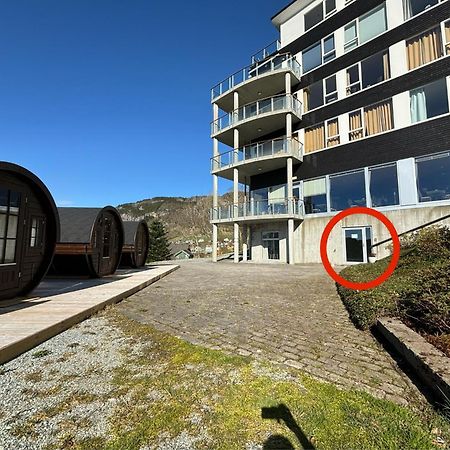 Sleeping Barrel Lodge Smaken Av Ryfylke Event As, Drives Ikke Som Hotell Hjelmeland المظهر الخارجي الصورة
