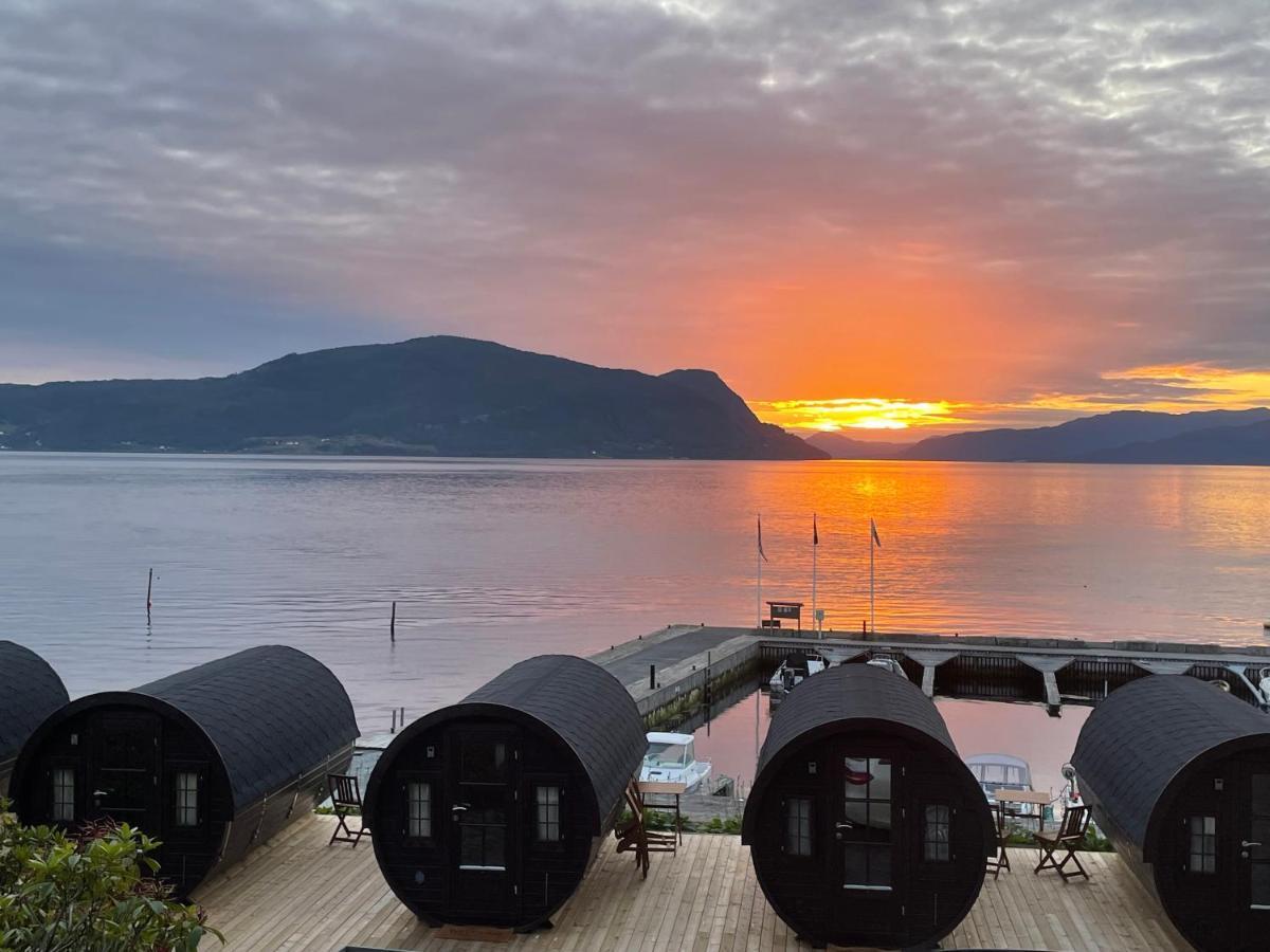 Sleeping Barrel Lodge Smaken Av Ryfylke Event As, Drives Ikke Som Hotell Hjelmeland المظهر الخارجي الصورة